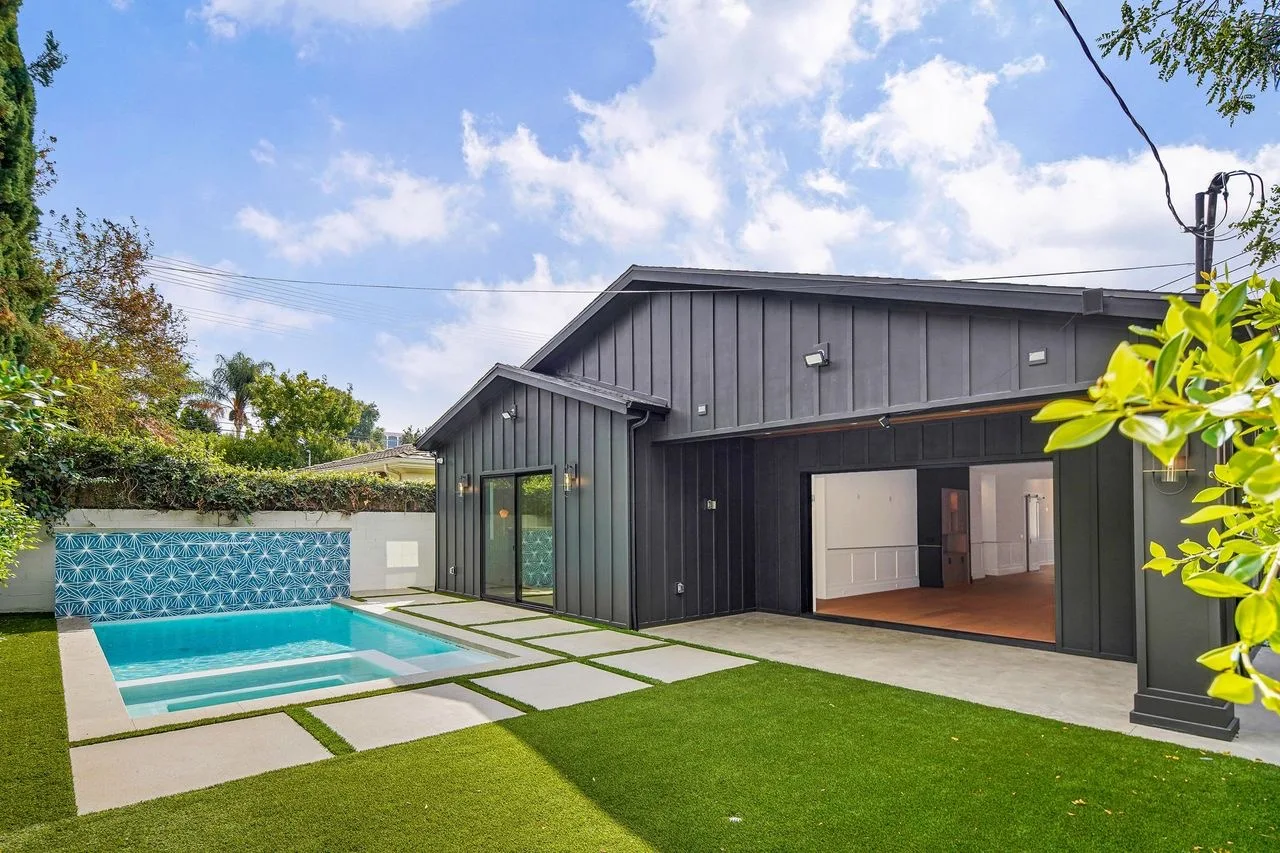 Artificial Turf: Is It Worth It? Honest Pros & Cons
