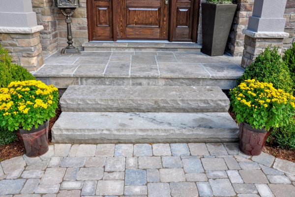 Flagstone,Applied,To,The,Original,Concrete,Veranda,,Natural,Stone,Steps,